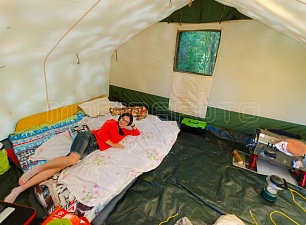Как приятно отдыхать в палатке Мобиба!